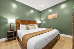 1024 Race St 3C - Image 3
