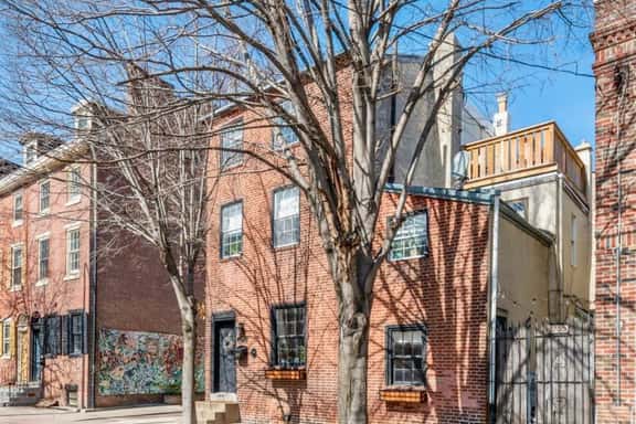 1233 Lombard - Image 1