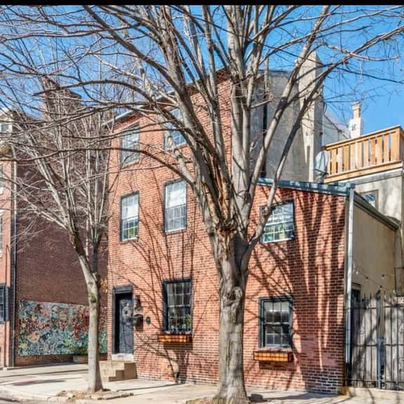 1233 Lombard - Image 1