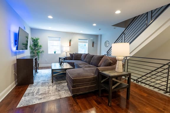 2219 Panama St - Image 1