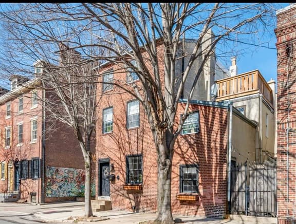 1233 Lombard - Image 1